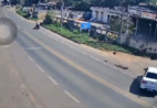 Impressionante! Vídeo mostra momento em que motociclista ‘voa’ em acidente em Iriri