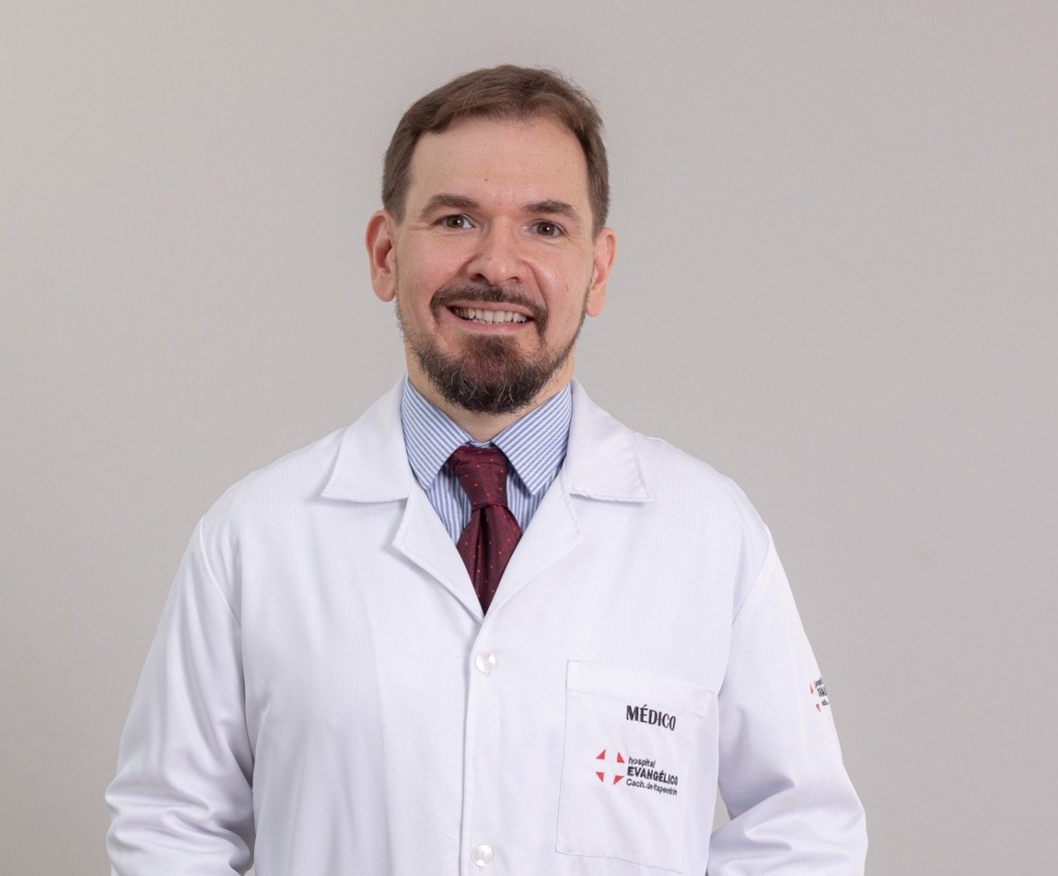 A foto mostra Dr. Luiz Carlos Maciel Junior - Cardiologista - defensor da vacinação