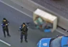 Corpo é encontrado dentro de caixote em importante avenida do Rio de Janeiro