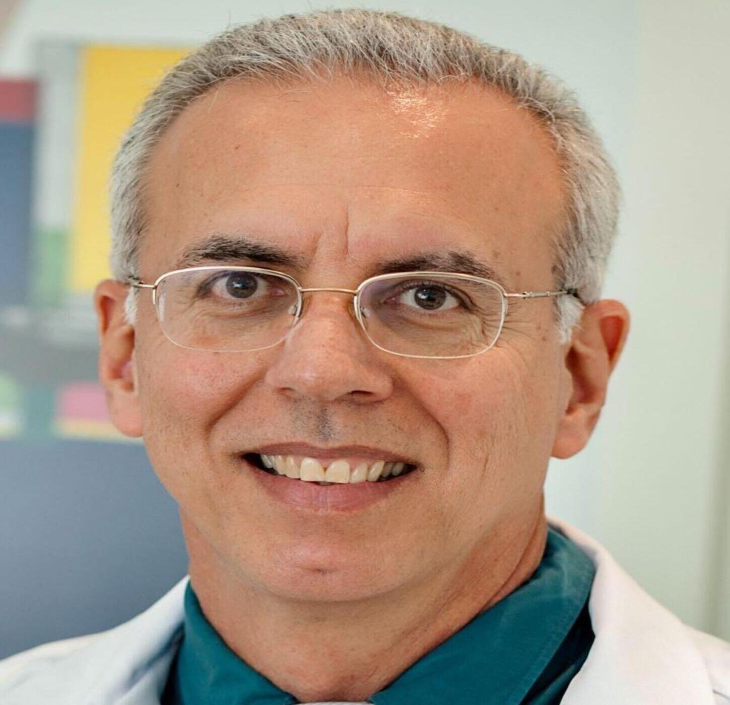 A foto mostra Dr. Ayub -Prointec