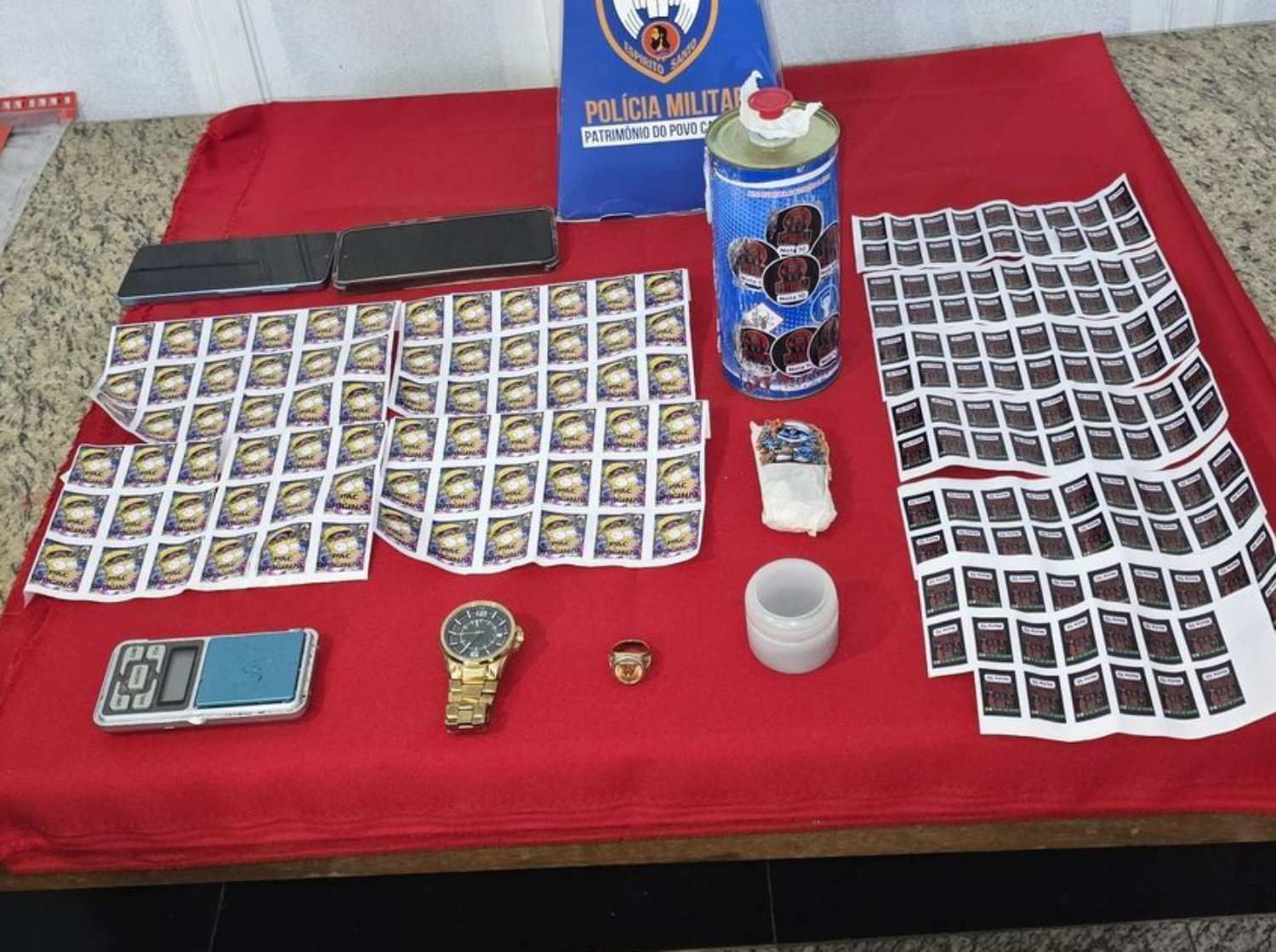 Polícia Militar prende homem por tráfico