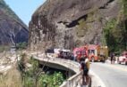 Venda Nova do Imigrante: carreta tomba em viaduto e mulher fica ferida