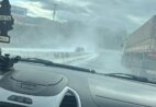 VÍDEO | Carga de cal cai de caminhão e causa transtornos em Cachoeiro