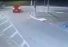 Vídeo flagra momento em que ex-delegado bate carro e é assassinado
