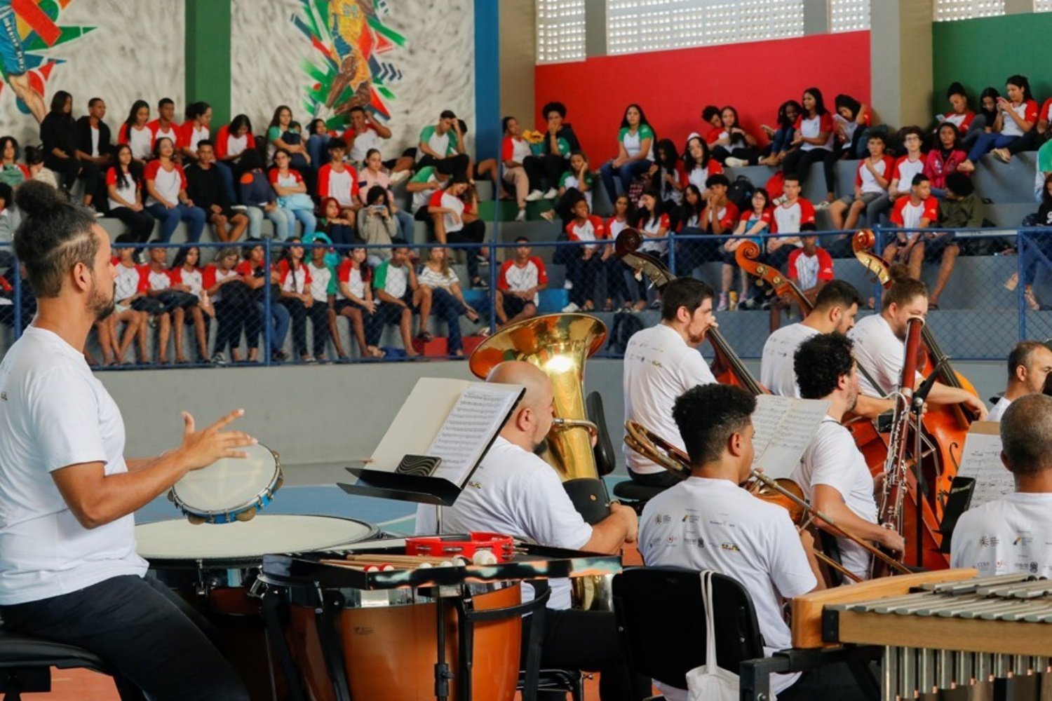 orquestra nas escolas