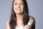 Profissionalismo: Paula Neves transforma show com pouco público em grande noite