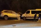 Batida entre carro e van deixa feridos em Cachoeiro