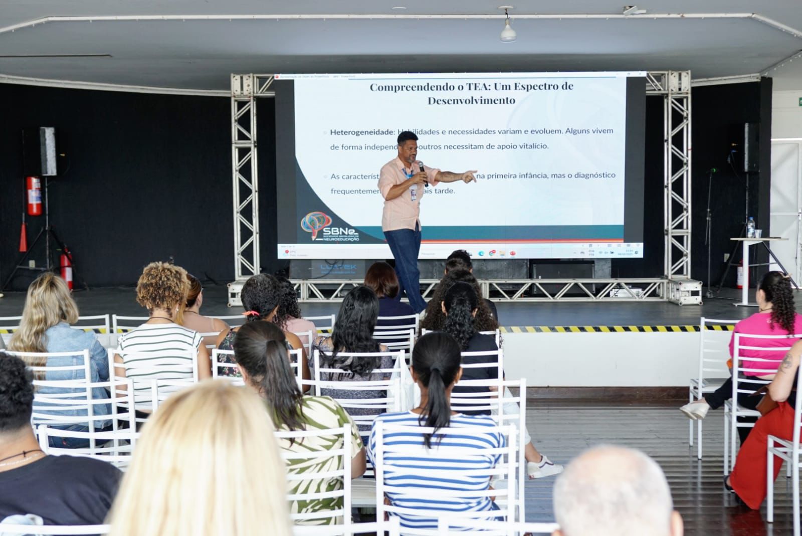A foto mostra Dr. Alex silva no Prointec 2025