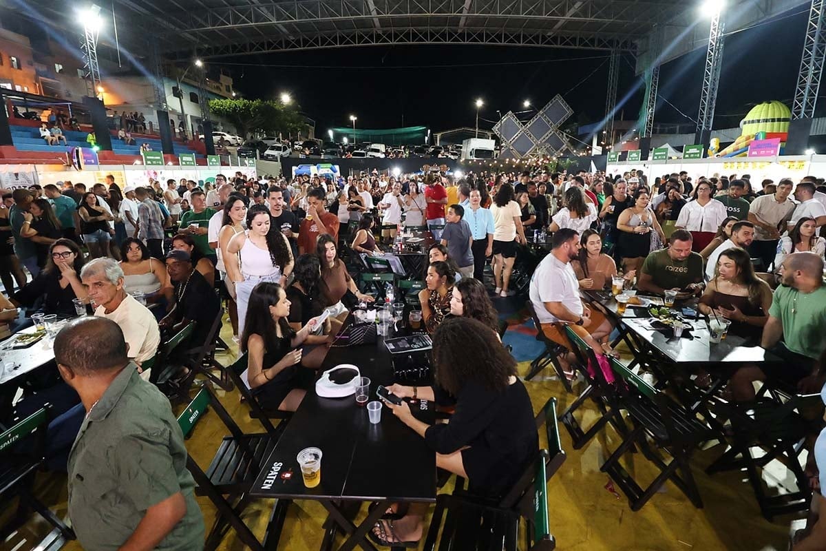 Público durante o festival em Atílio Vivácqua