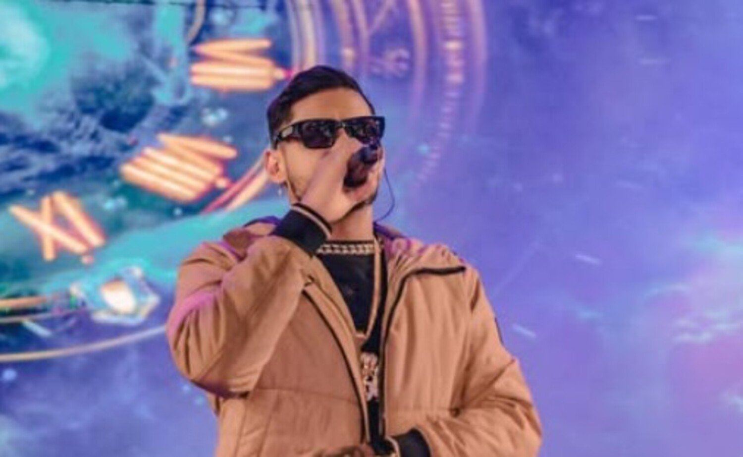 A foto mostra cantor de rap, Hungria, internado sob suspeitaq de intoxicação de metanol