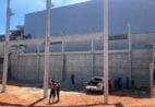 Homem cai de altura de 4 metros e morre em canteiro de obra em Cachoeiro