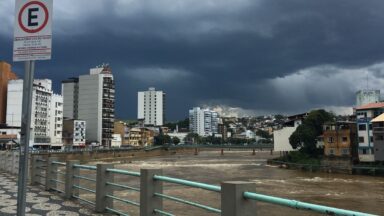 ES: alerta laranja indica perigo de chuvas intensas e ventos de 100 km/h