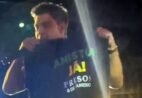 “Anistia já”: ato de Zezé Di Camargo em show repercute e acende debate político