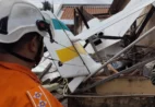 Avião de pequeno porte cai sobre casa em Goiânia