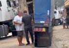 VÍDEO | Acidente com carreta deixa trânsito lento na Aristides Campos  em Cachoeiro