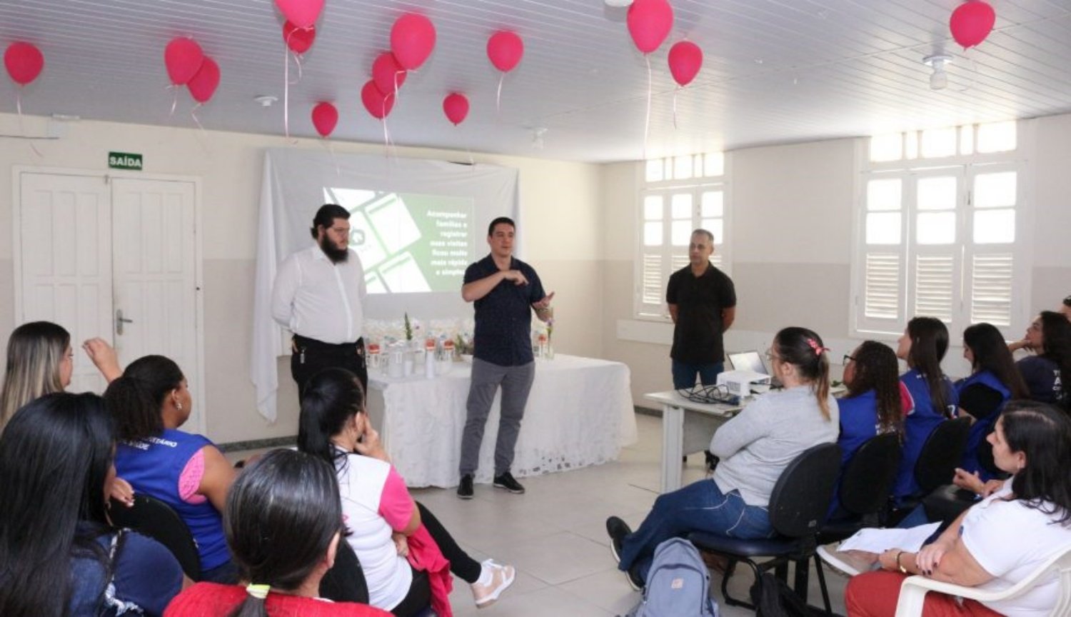 entrega de tablets prefeitura de cachoeiro de itapemirim