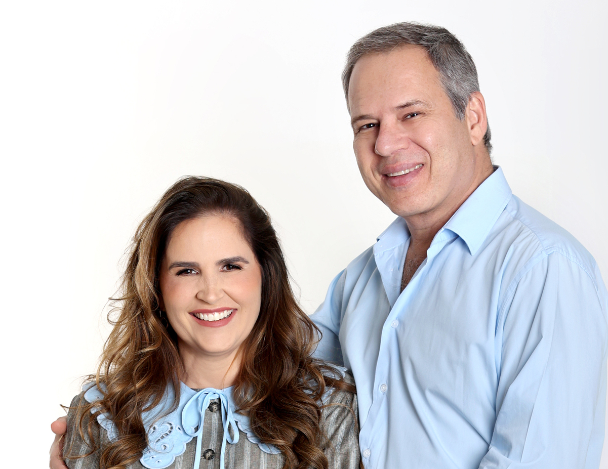 A foto mostra parceria entre especialistas- visão e estética