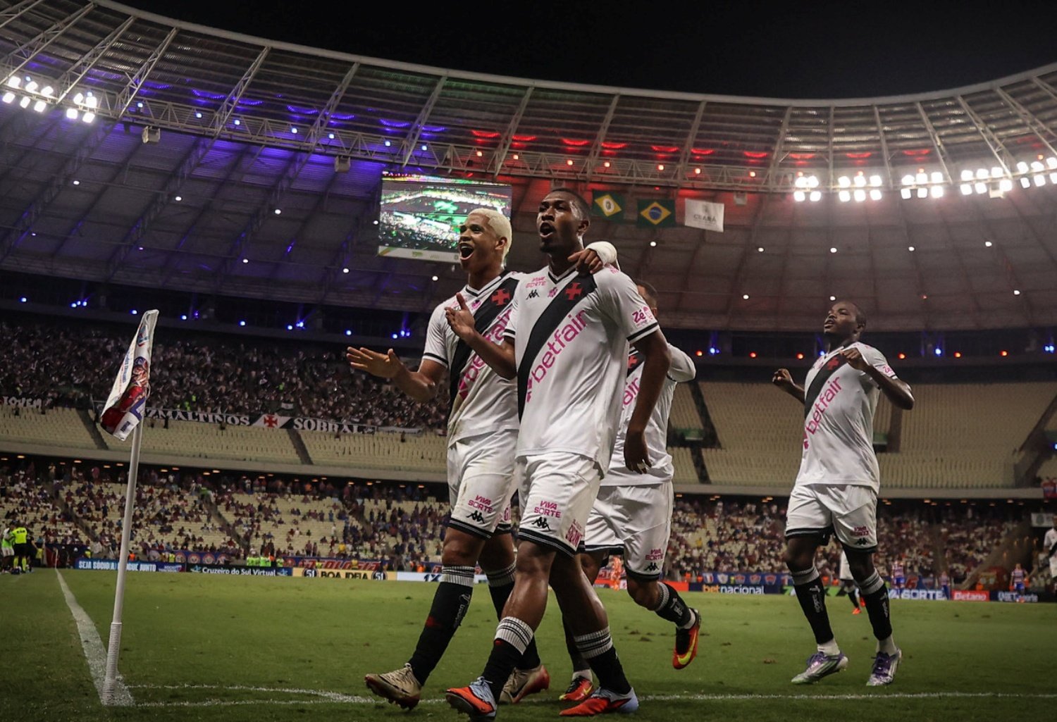 vasco e fluminense campeonato brasileiro futebol