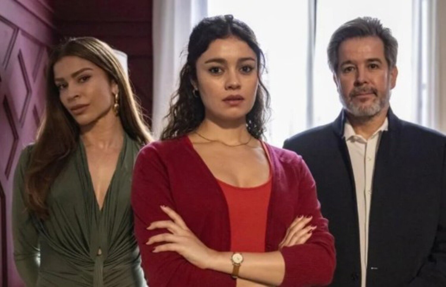 A foto alude à novela que aborda crime de falsificação de remédios