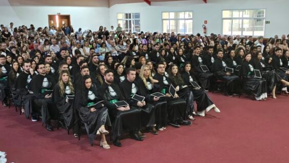 Multivix de Cachoeiro forma 98 médicos e celebra avanço na saúde regional