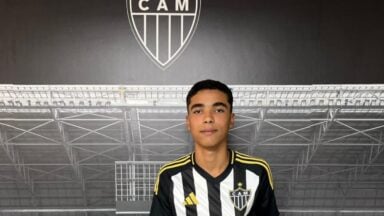 Base forte! Atlético-MG aposta em jovem zagueiro de Cachoeiro