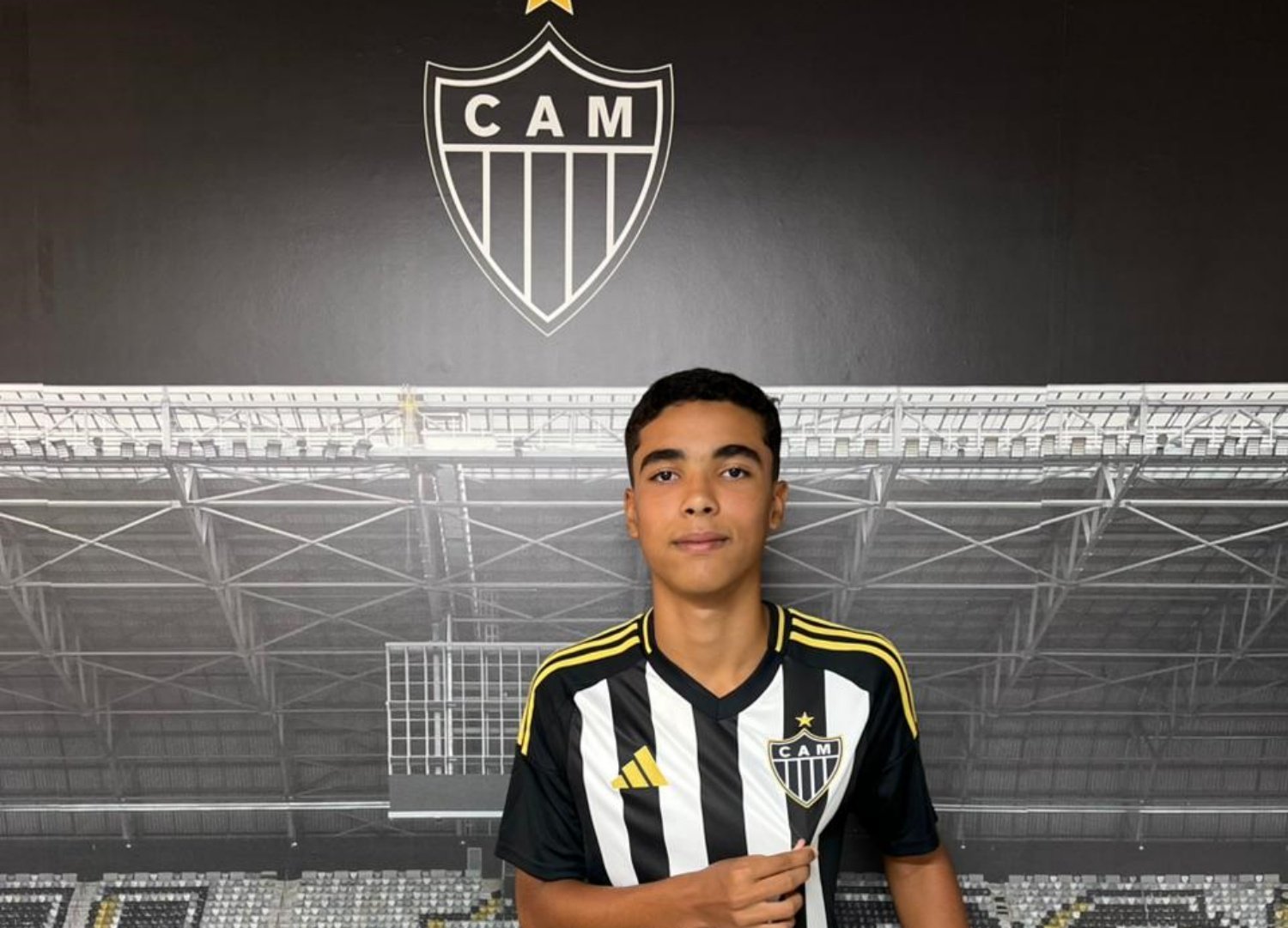 arthur zagueiro atlético-mg cachoeiro