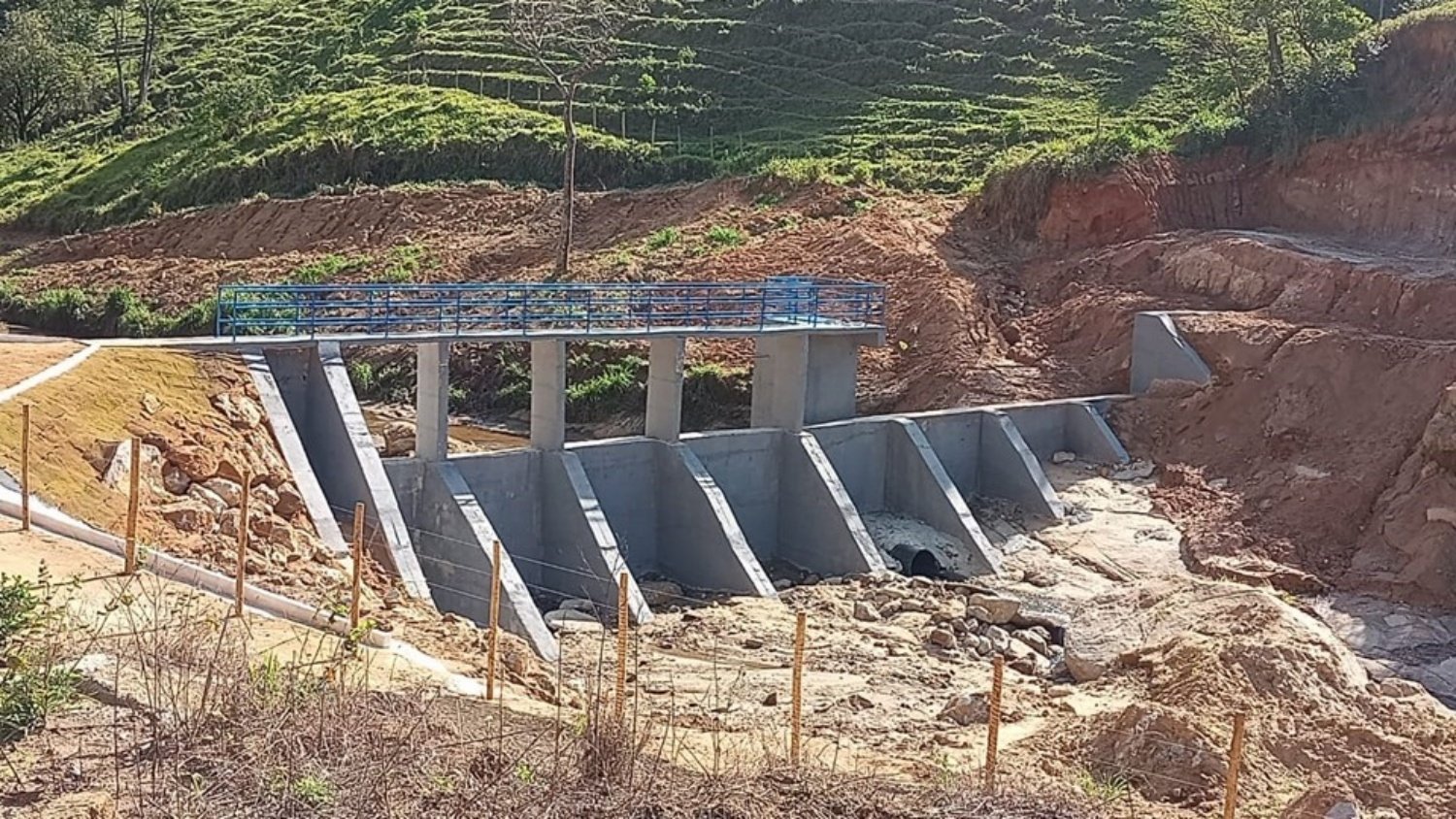 construção de barragens