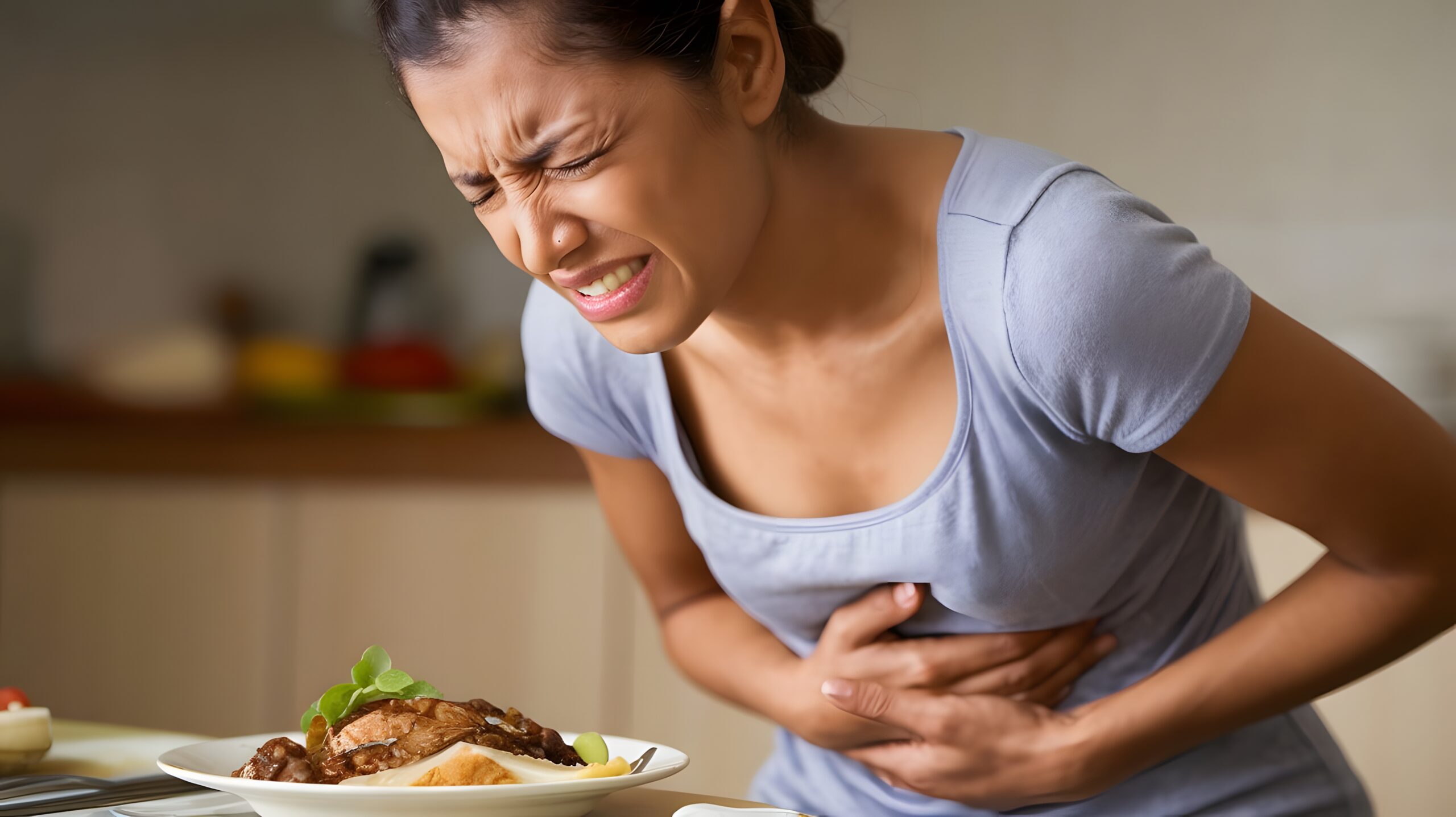 A foto mostra pessoa com refluxo