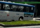 Roda de ônibus se solta em avenida movimentada e assusta passageiros em Cachoeiro