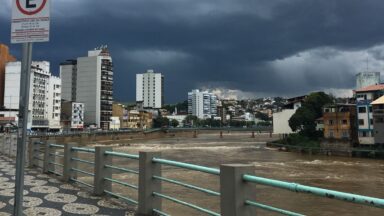 INMET emite alerta de chuvas intensas para esta semana no ES