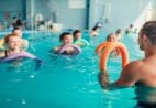 Vitória abre vagas para aulas gratuitas de natação e hidroginástica