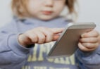 Excesso de telas pode gerar prejuízo motor e cognitivo de crianças