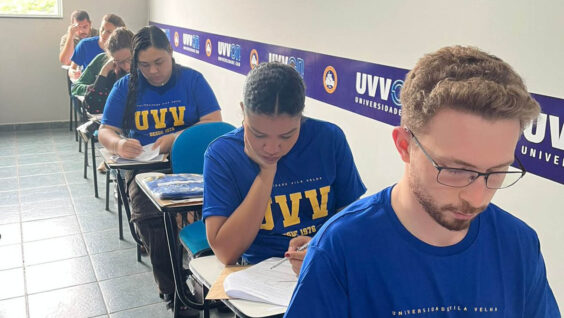 Nota do ENEM garante até 50% de desconto em cursos de graduação na UVV Cachoeiro