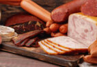 Carnes processadas elevam risco de câncer colorretal