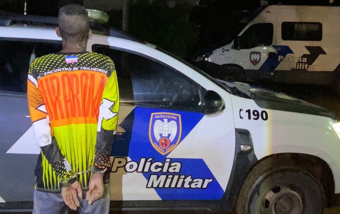 Imagem retrata homem preso por feminicídio em Burarama