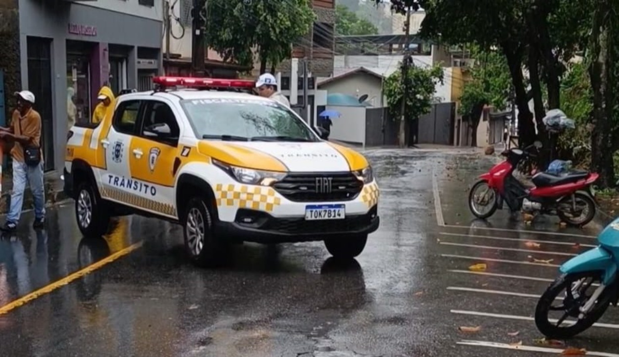 interdição no Bairro Amarelo