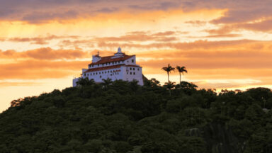 Litoral capixaba aposta em orla ativa, cultura e moqueca capixaba
