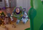 ‘Toy Story 5’ ganha trailer com crianças viciadas em telas