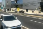 Homem empurra mulher de carro em movimento em Cachoeiro; veja o que aconteceu antes
