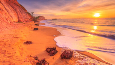 Costa e Imigração: o paraíso de praias, história e aventura no Espírito Santo