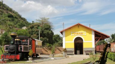 Maria-Fumaça e memórias do ES atraem visitantes em Viana