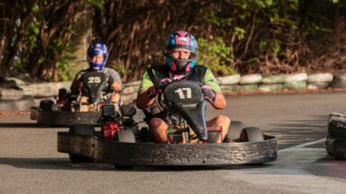 Kart ES: piloto de 61 anos emociona com retorno