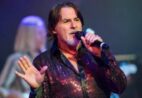 Tommy DeCarlo, vocalista do grupo Boston, morre aos 60 anos após câncer