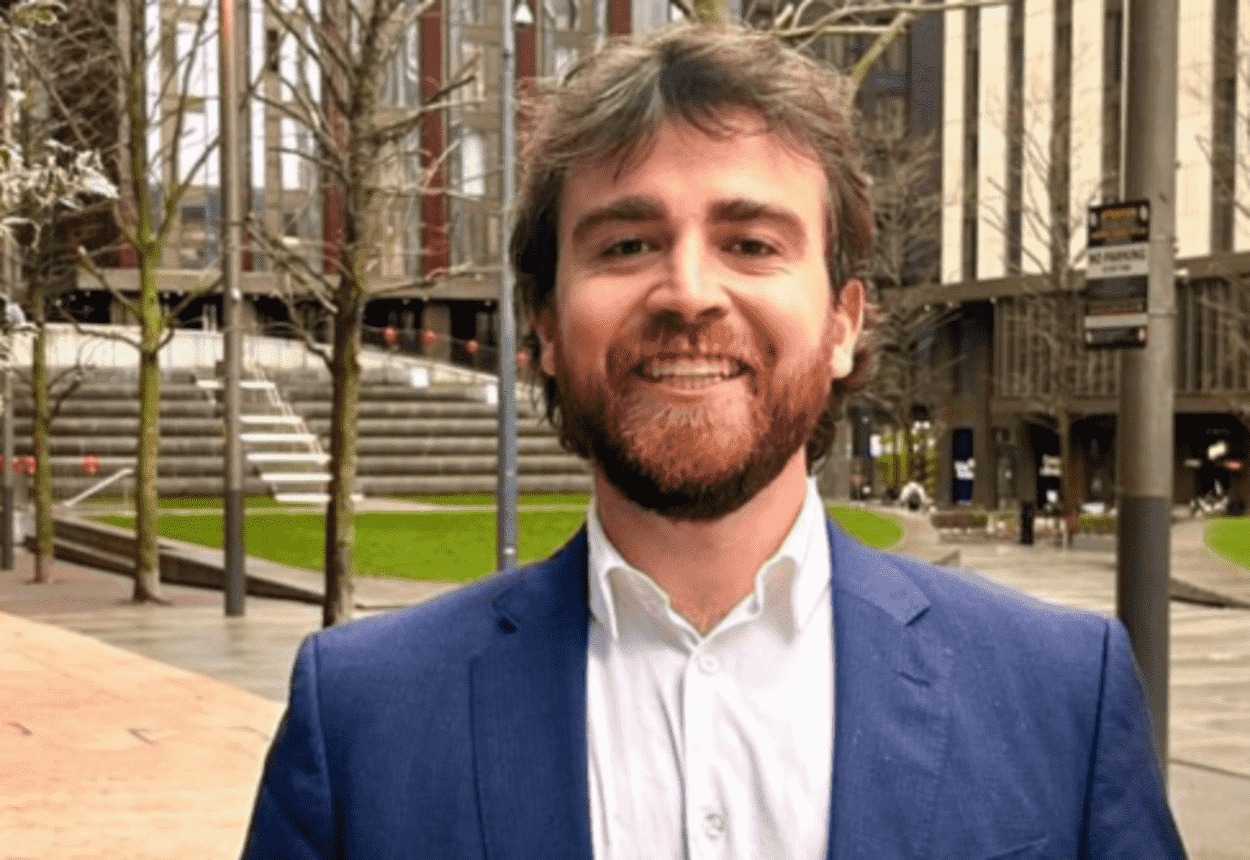 A foto mostra médico e pesquisador brasileiro Wagner Scheeren Brum, que foi premiado internacionalmente por seu estudo sobre Alzheimer.