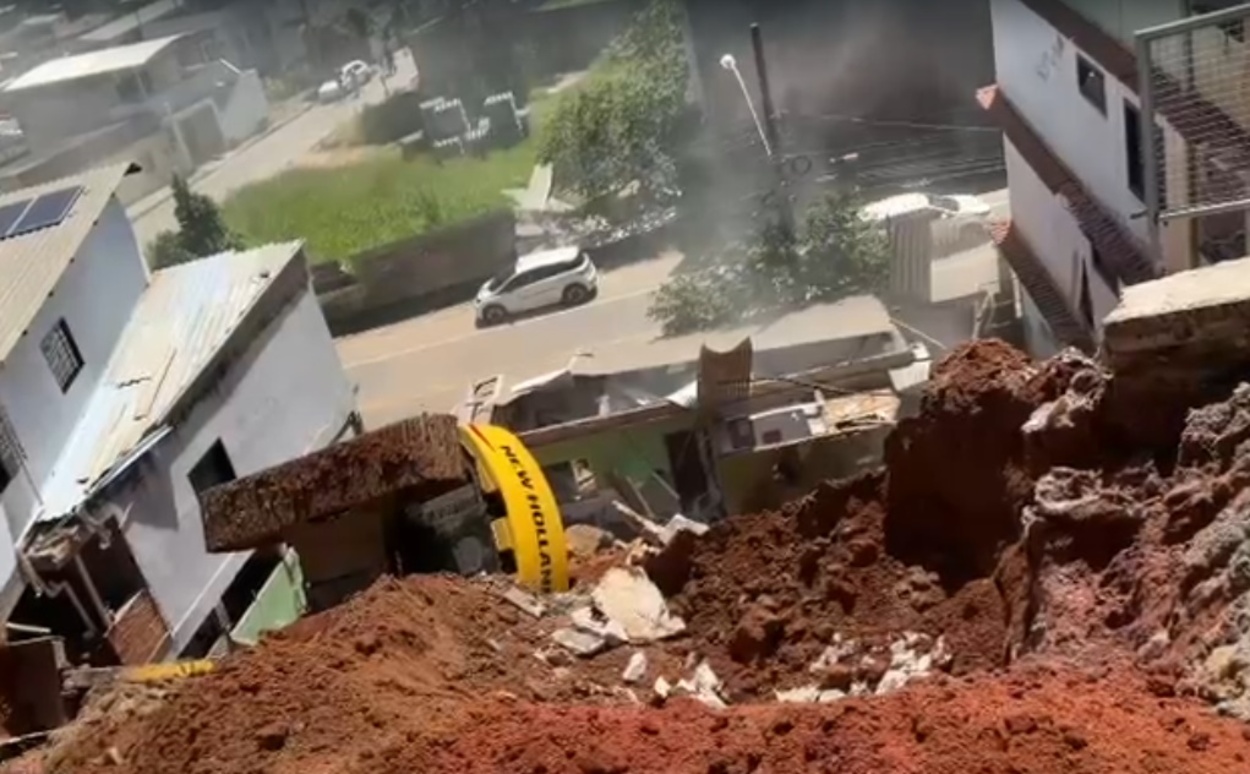 muro desaba Jerônimo Monteiro