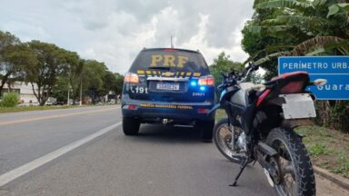 PRF recupera moto furtada e apreende adolescente na BR-101 no ES