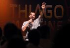 É sábado! Thiago Martins, palco 360º e muita música nos 6 anos do Mahalo