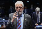 Jaques Wagner deixa Palácio da Alvorada após reunião com Lula