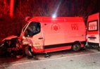 Ambulância do SAMU bate de frente com carro e deixa seis feridos em Domingos Martins