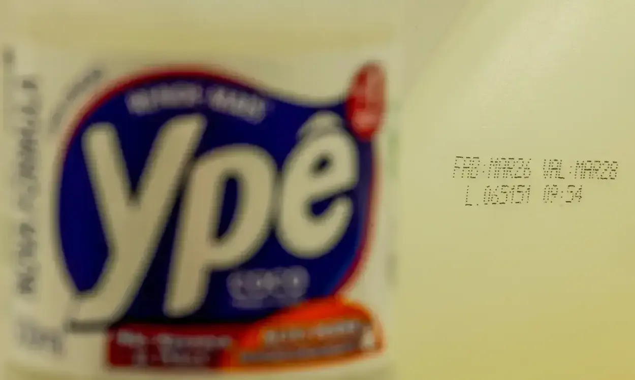 A foto laude à restrição de lotes de produtos Ypê pela Anvisa
